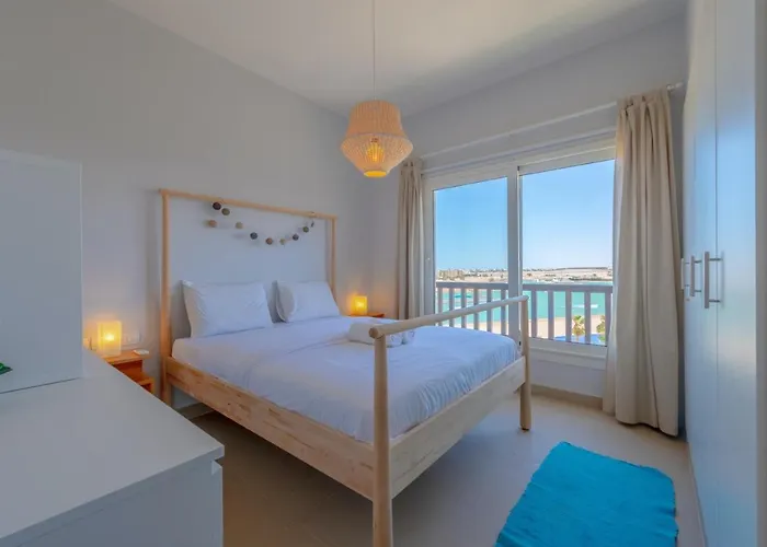 Apartman Sunny 2 Bedroom + Private Roof Terrace Lagoon View
