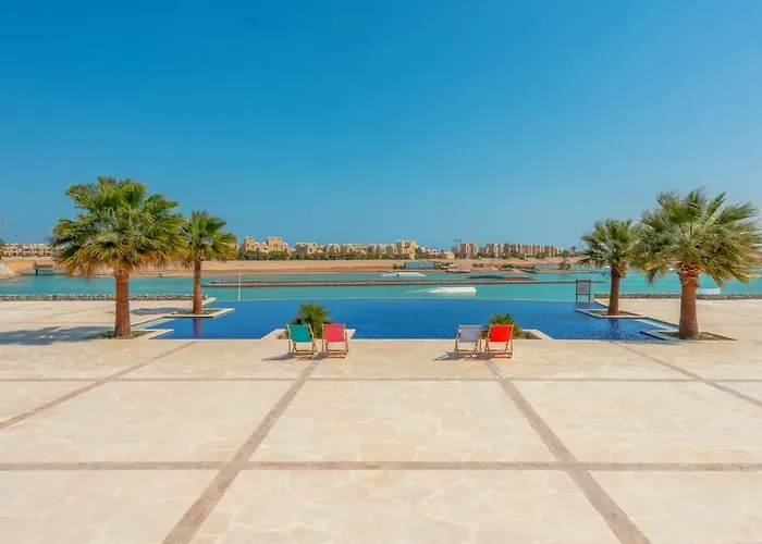 Sunny 2 Bedroom + Private Roof Terrace Lagoon View Gurdaka