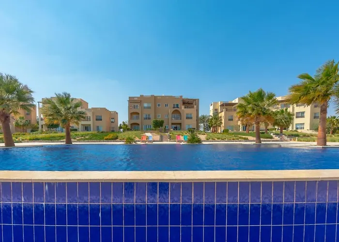 Sunny 2 Bedroom + Private Roof Terrace Lagoon View Gurdaka